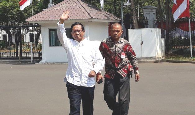 Jelang Pengumuman Kabinet Jokowi, Mahfud MD Merapat ke Istana